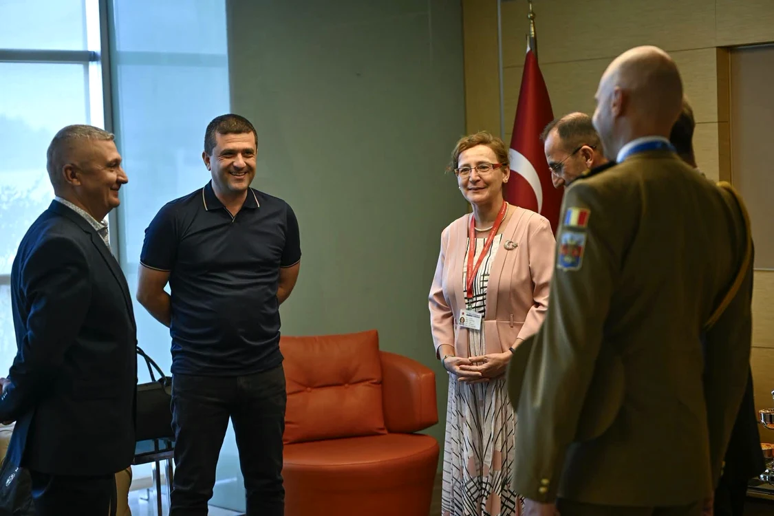 Radu Miruţă, la summitul NATO ca în vacanţă. FOTO: captură video