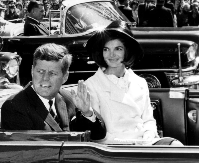 John F Kennedy si Jackie Kennedy GettyImages 808368 jpg