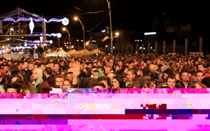 Peste 20.000 de băimăreni au asistat la concertele din prima seara a Sărbătorii Castanelor FOTO: Cosmin Carp