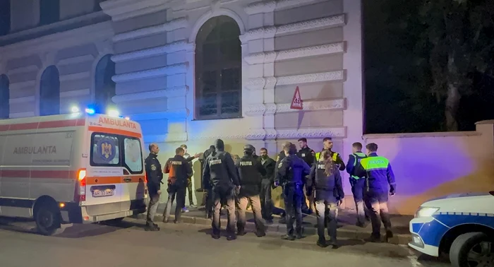 O bătaie izbucnită marți seara pe o stradă din Arad, între două grupuri de tineri FOTO: Aradon