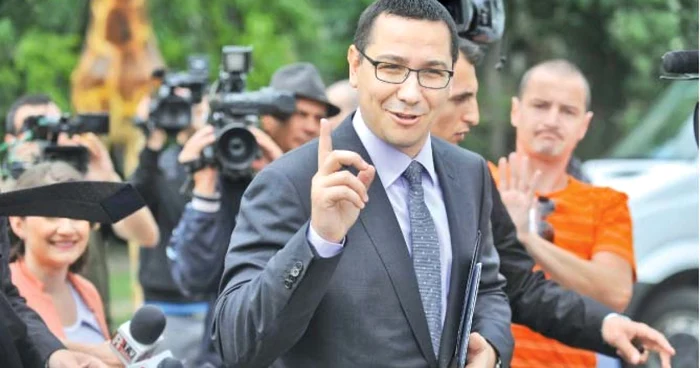 În cele 58 de zile ca premier al României, Victor Ponta a ţinut-o  din scandal în scandal