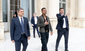 Actorul american Cuba Gooding Jr a vizitat Senatul României FB: Titus Corlățean