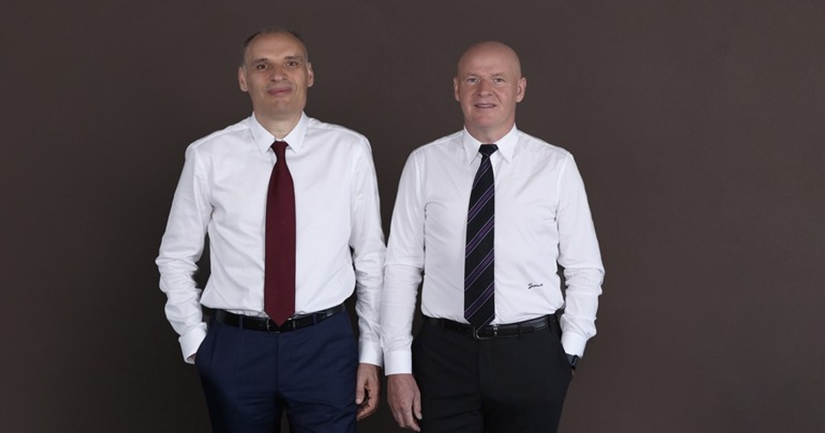Frații Pavăl vor să cumpere Carrefour în România