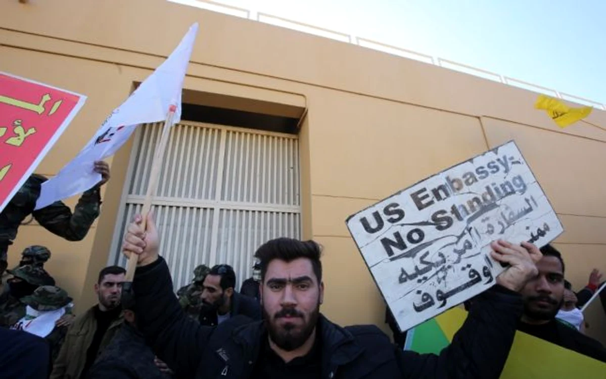 Ambasada SUA în Irak a fost atacată pe 31 decembrie 2019 de irakieni furioşi