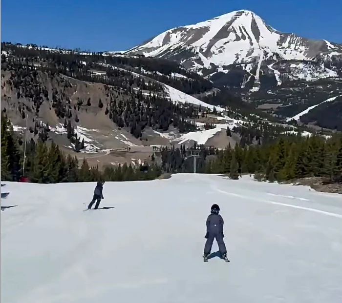 Harry și Archie la schi, Foto Instagram (2) jfif