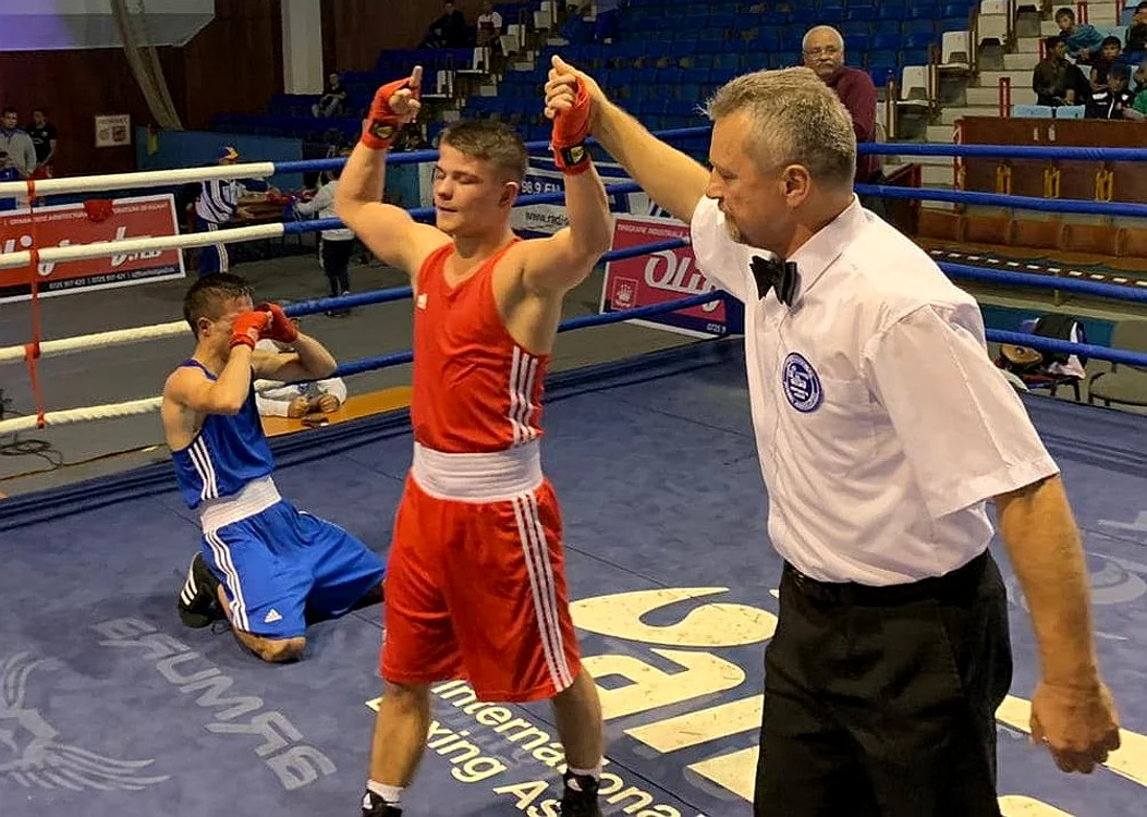 Pugilistul Cosmin Gîrleanu este al 59-lea sportiv român ce se califică la JO de la TokyoFoto: Facebook/CosminGirleanu