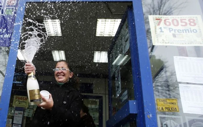 Loteria e diferită pentru că oferă premii mari pentru mai mulţi oameni FOTO Reuters