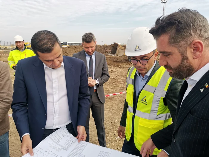 Sorin Grindeanu pe șantierul de pe aeroport FOTO Ștefan Both