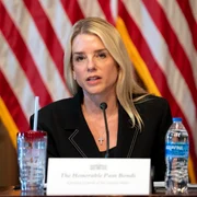 pam bondi foto x png