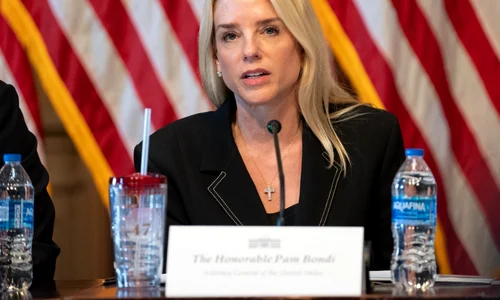 pam bondi foto x png