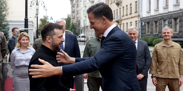 Mark Rutte vizita Kiev Foto NATO jpg