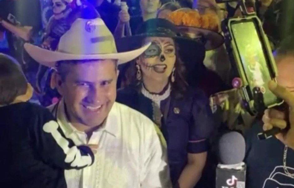 Momentul în care un primar mexican este împușcat mortal în fața mulțimii, în timpul festivităților de Ziua Morților