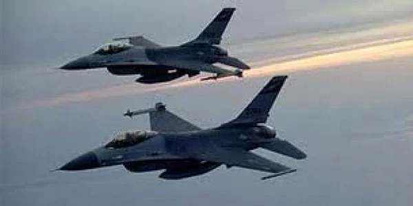 Raiduri aeriene în Fâşia Gaza