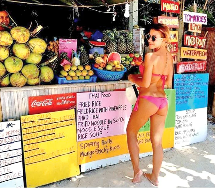 Pe Nicoleta Nucă, Moș Crăciun a găsit-o în bikini, în Thailanda