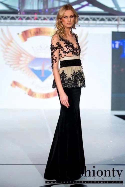 Rochie din colectia designerului basarabean de la Festivalul de moda