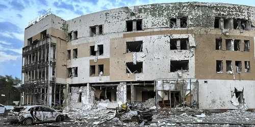 Rușii au lovit un hotel din orașul Zaporojie unde se cazează personal ONU FOTO EPA-EFE