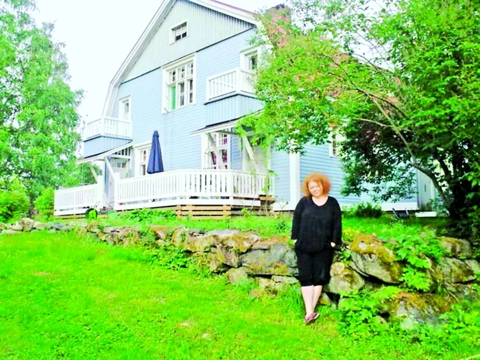 Citiţi mai multe detalii despre viaţa celebrităţilor în noul număr al revistei OK!