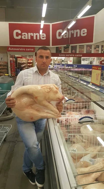 
     Cătălin Berenghi vrea să le distrugă proiectul celor care urmează să construiască o moschee în CapitalăFoto Facebook  