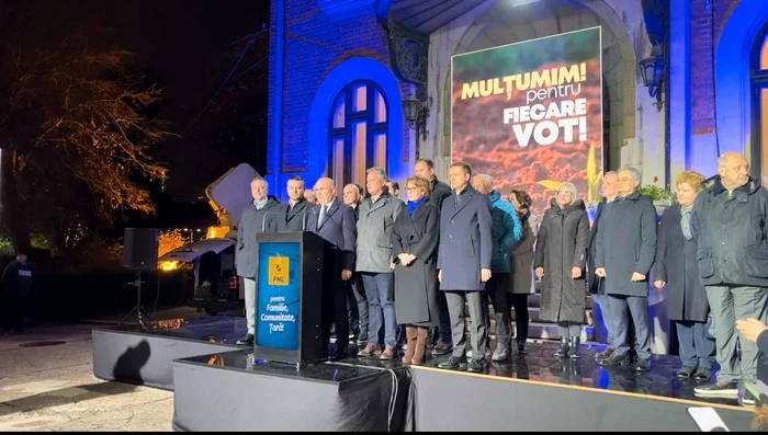 Liberalii prezenți la sediul PNL după rezultatul la parlamentare. Foto: Briana Teodorescu