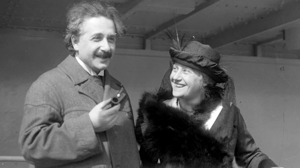 O scrisoare semnată de Albert Einstein, scrisă în ziua în care a renunţat la pașaportul german, a fost vândută la licitaţie jpeg