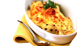 crap pe pat de cartofi si sos bechamel 580x400 0 jpeg