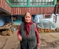 Maria batrana de 93 de ani care crapa lemne FOTO Daniel Guță ADEVĂRUL (3) jpg