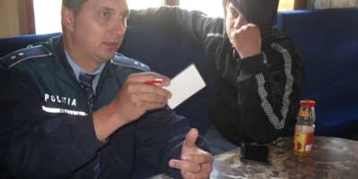 Polițiștii au găsit mai mulți elevi chiulangii în baruri
