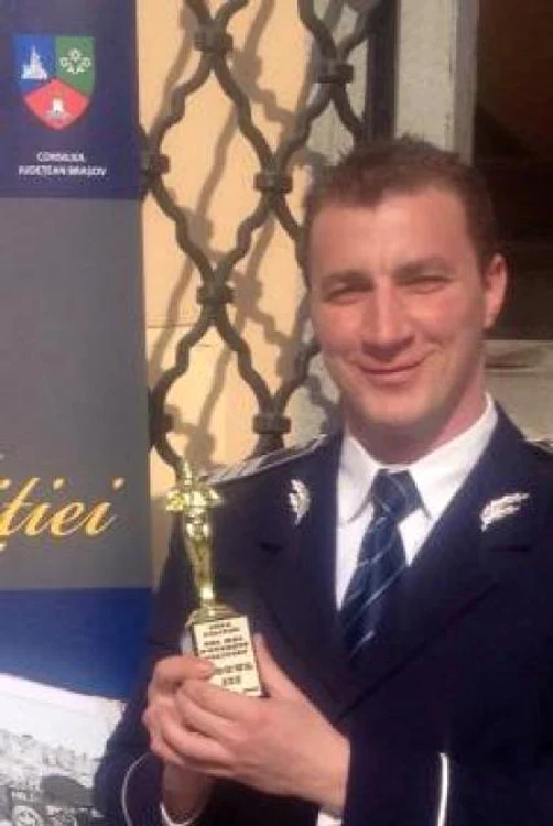 Marian lucrează de ani buni la Poliţia Rutieră din Braşov