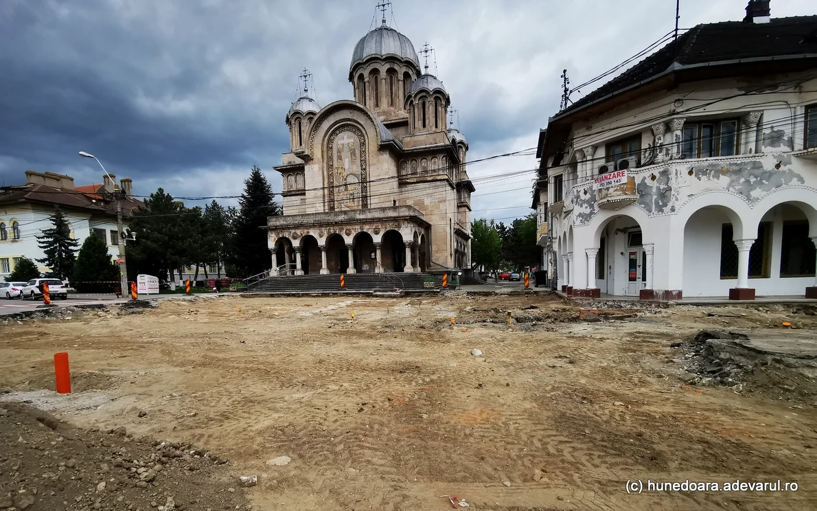 Centrul vechi din Hunedoara, in santier Foto Daniel Guță (2) jpg