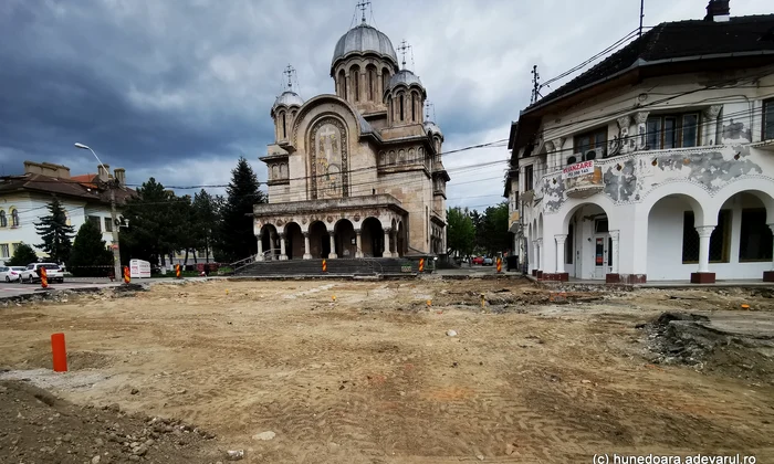 Centrul vechi din Hunedoara, in santier  Foto Daniel Guță (2) jpg