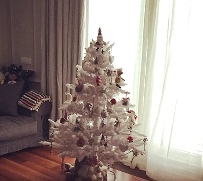 Braduțul din camera fetelor lui Cristi Chivu este în totalitate albFoto: Arhiva personală