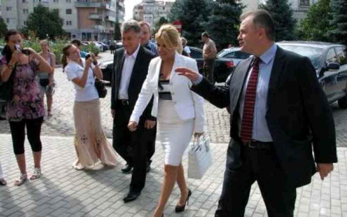 Este pentru a treia oară când Udrea îşi anulează vizita la Botoşani
