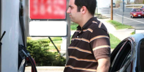 Scade consumul de carburanţi-Ştiri pe scurt