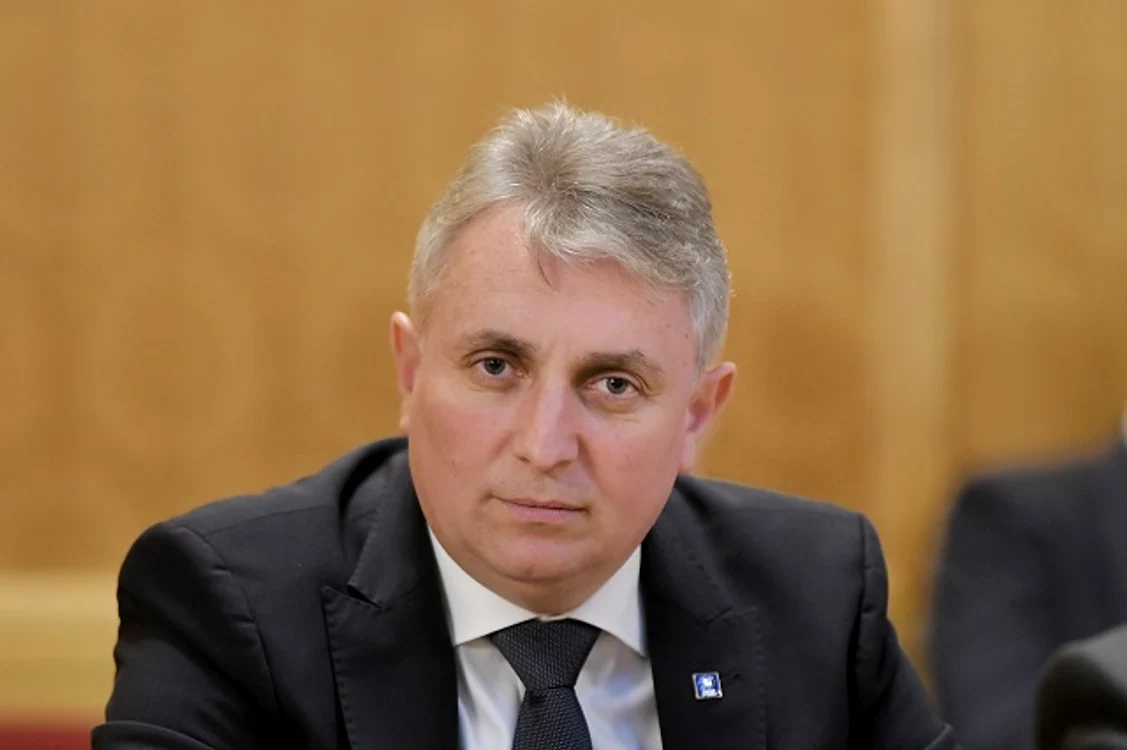 
    Ministrul Transporturilor, Lucian Bode, spune că STB nu vrea să suspende tramaviul 41 pentru lucrări la Magistrala 5Foto: Mediafax  