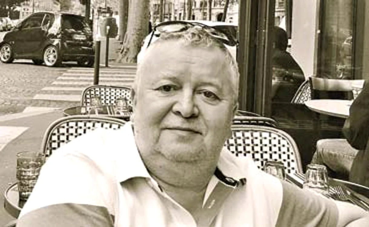 
    Emil  Burloi, managerul trupei  