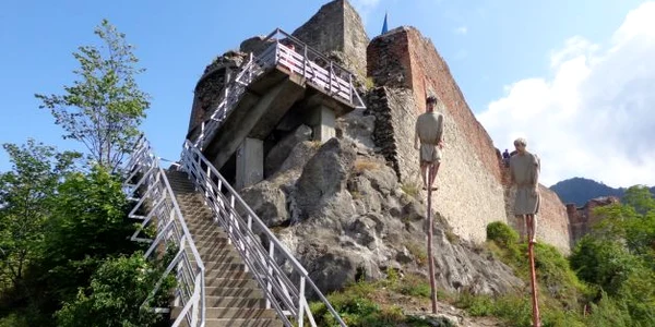 cetatea poenari foto denis grigorescu