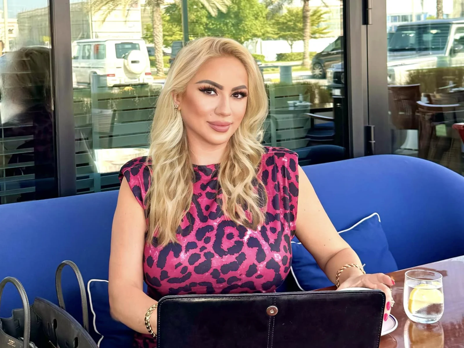 Suma uriașă pe care a dat-o fosta vedetă TV Rocsana Marcu pe un câine: „M-a întrebat cineva cât a fost și i-am zis: «avansul de la o garsonieră!»”