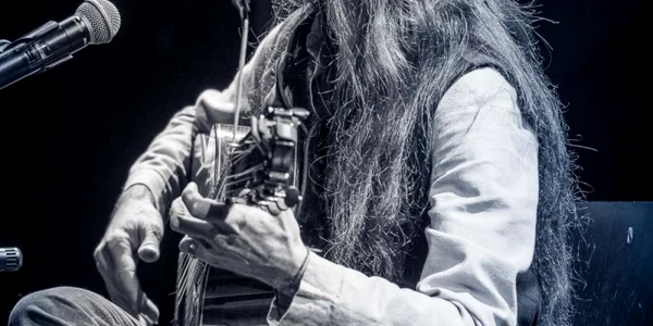 Estas Tonne