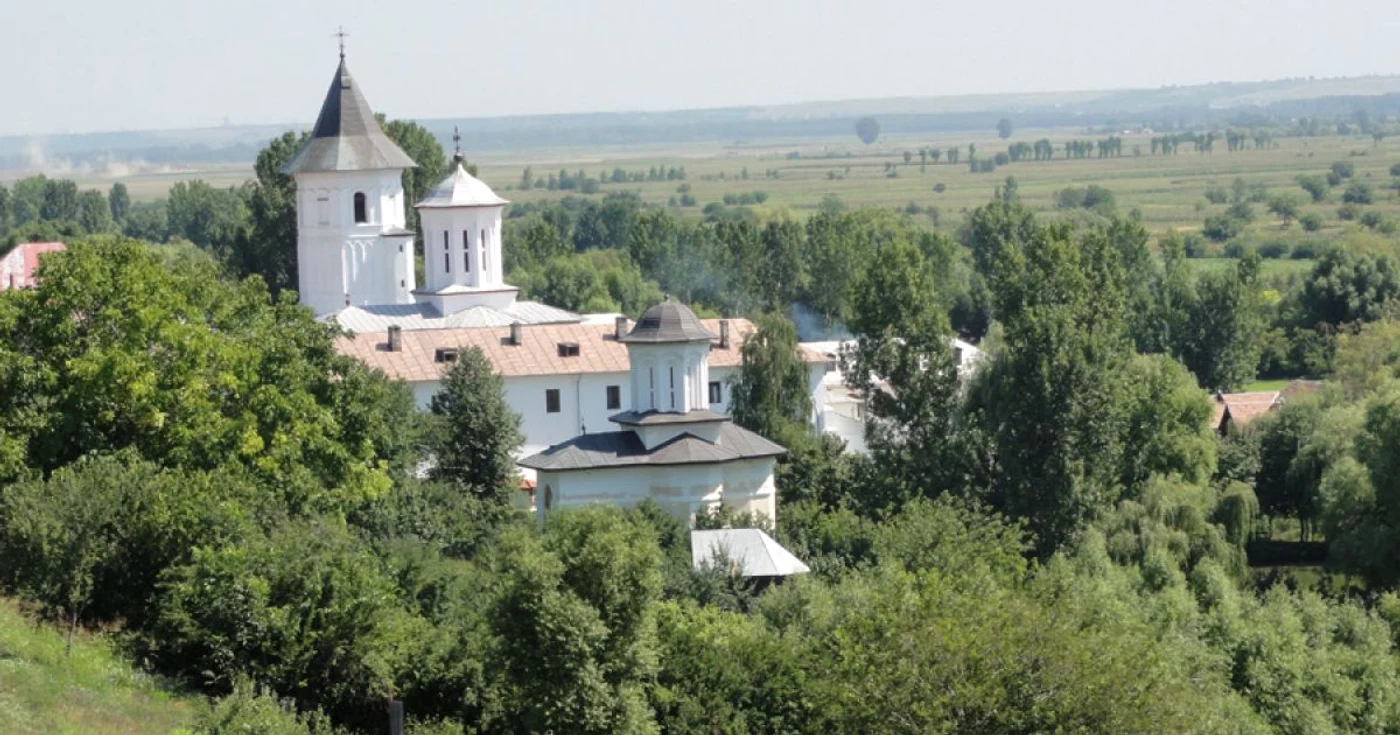 Mănăstirea Brâncoveni din judeţul Olt    (FOTO: Mugurel Manea)