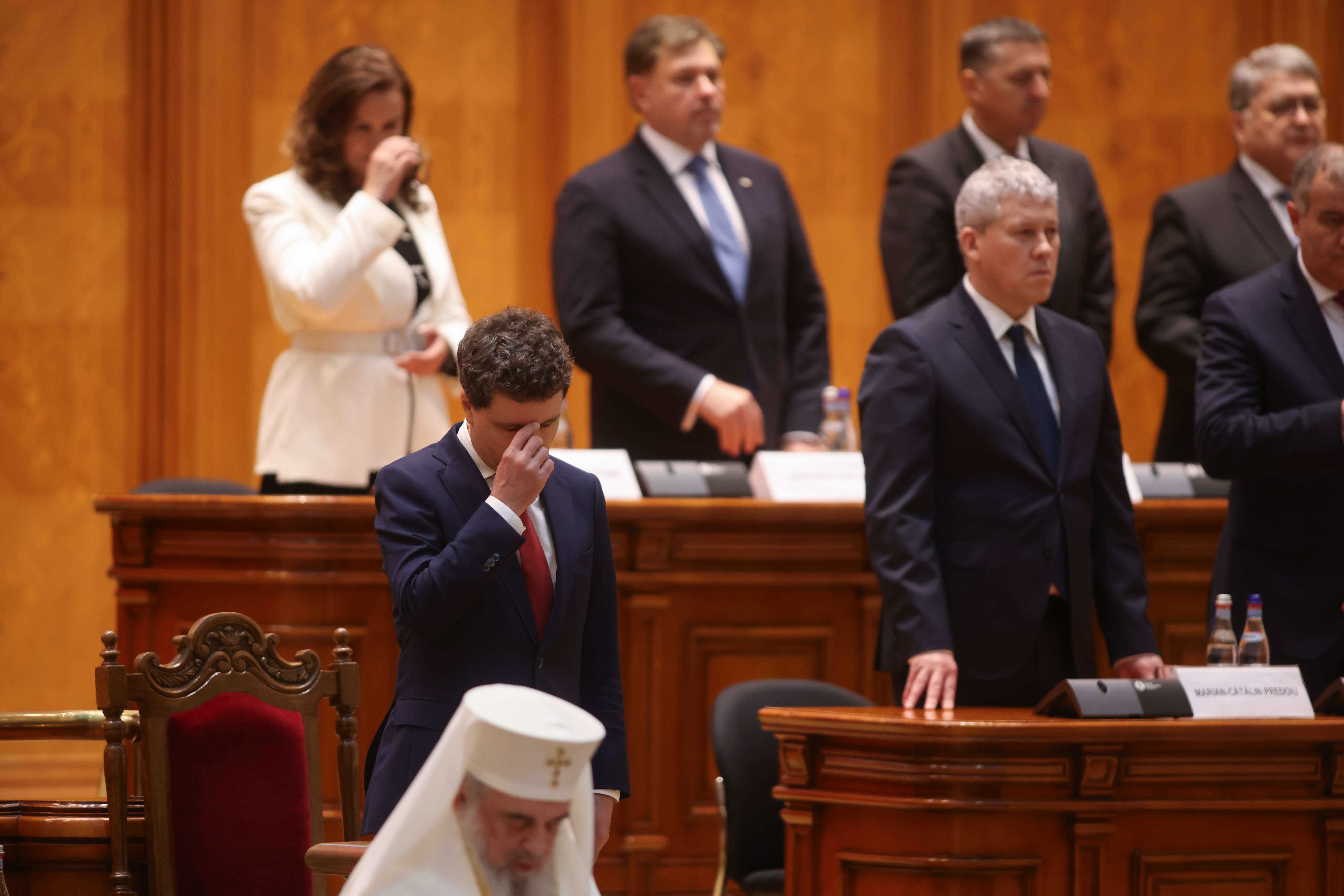 Şedinţa solemnă comună a Camerei Deputaţilor şi Senatului consacrată depunerii jurământului de către preşedintele ales al României, Nicuşor Dan, la Palatul Parlamentului din București. FOTO Inquam Photos / George Călin