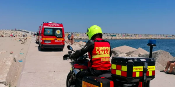 Bărbat înecat pe plaja Modern din Constanţa resuscitare SMURD Sursa ISU Constanţa