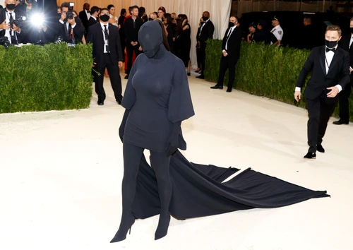 Cel mai bun sado-maso - Kim Kardashian - foto Profimedia