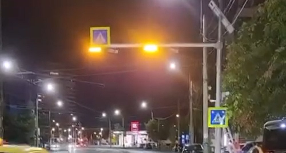 Prima trecere de pietoni inteligentă a fost amenajată în București. Cum funcționează și unde este