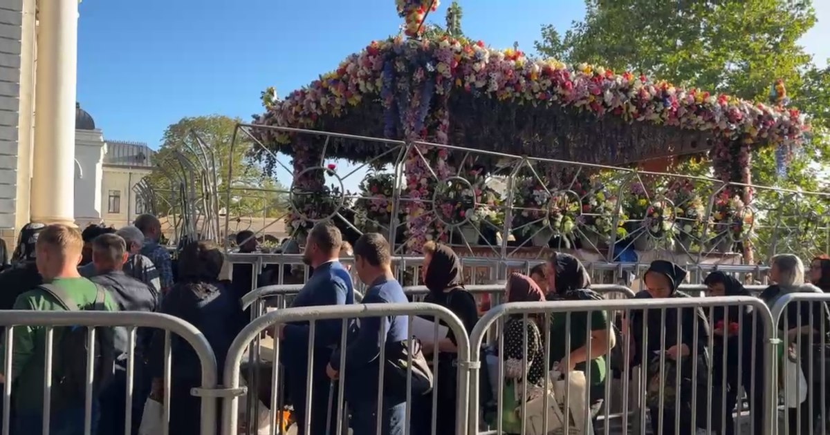 Pelerinajul Sfânta Parascheva 2025 începe azi: reguli, coadă, traseu, așteptare în timp real și Telefonul Pelerinului până pe 15 octombrie