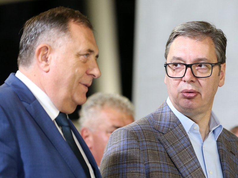 Vucici și Dodik pregătesc o Adunare de Paște cu binecuvântarea Patriarhului Porfirie: „Decizii importante pentru supraviețuirea sârbilor”