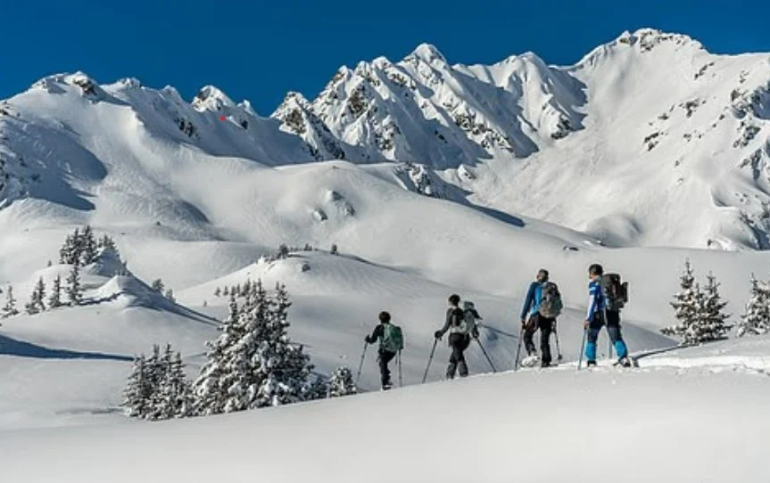 Stațiunea care renunță la taxele de schi pentru a reduce pierderile financiare și a atrage mai mulți turiști
