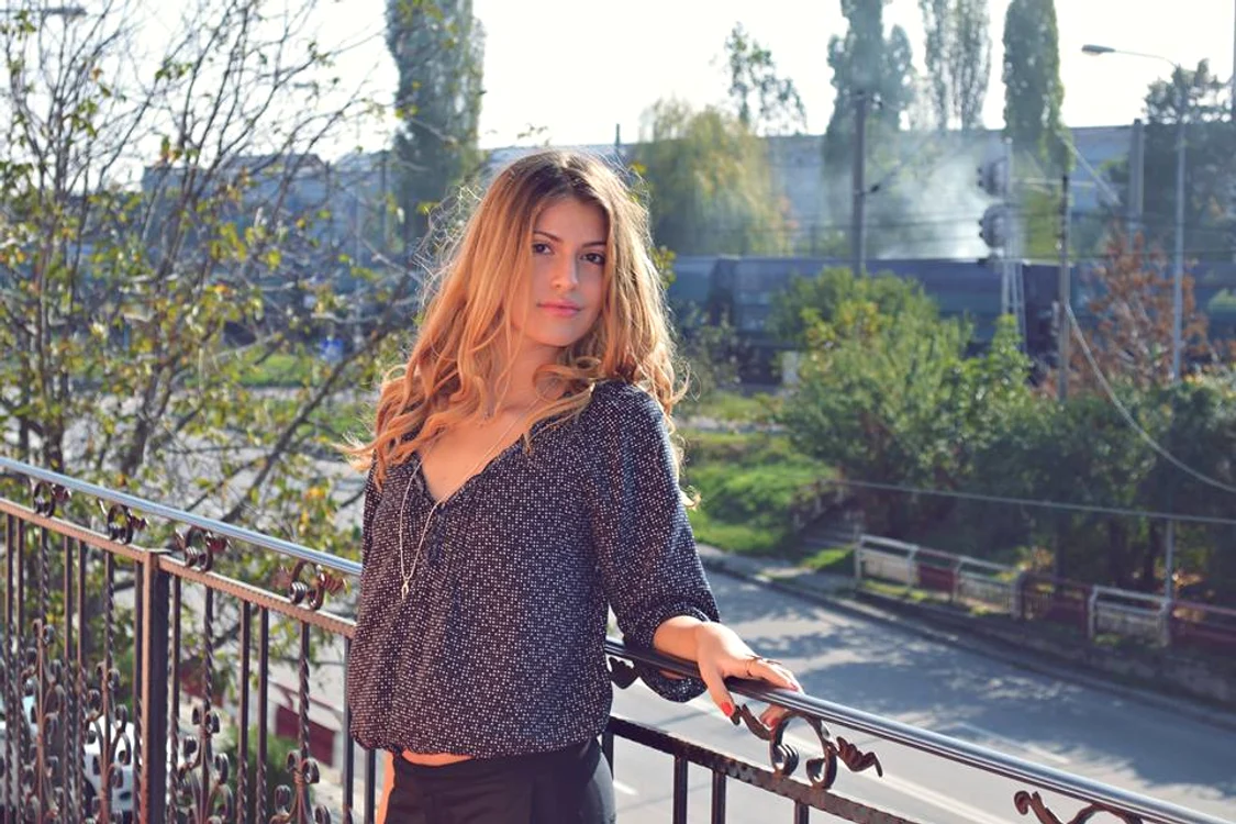 
    Bianca are 18 ani și s-a lansat în muzică recent, cu piesa „„Trofeul din vitrină”foto: arhiva personală  