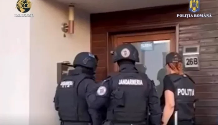 Lucrătorii DIICOT au descins la mai multe locații din Bistrița FOTO DIICOT