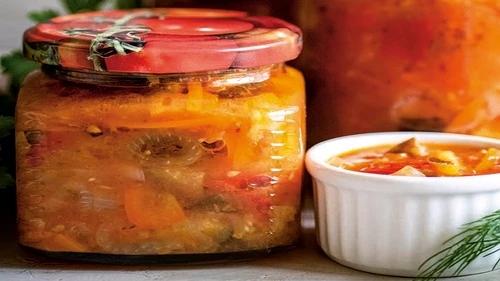 salata de legume la borcan jpg