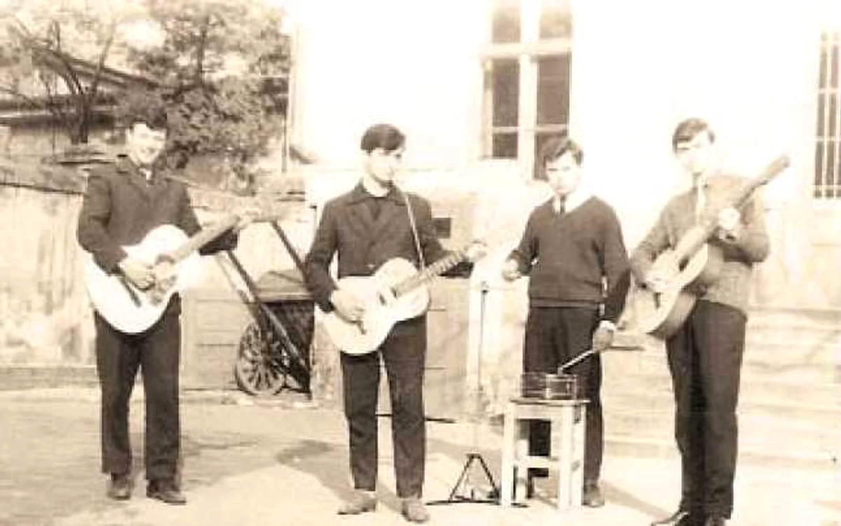 1967. Cu formaţia din liceu,  Hyperion p Fotografii: arhivă personală